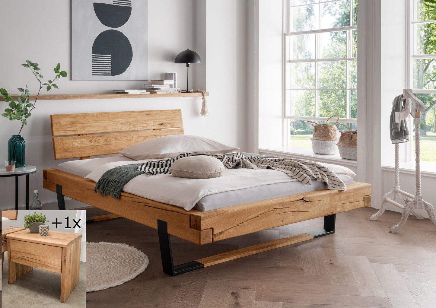 Balkenbett Lund Wildeiche mit Holzkopfteil und Metall-Holz-Kufen, Set mit 1-Nachttisch